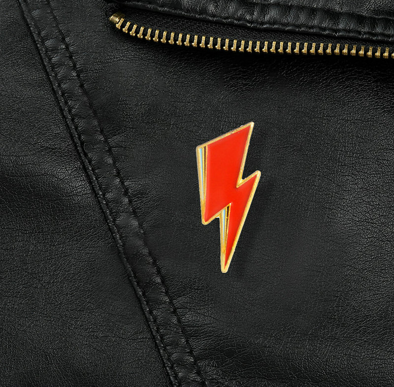 Aladdin Lightning smalto Pin B - Women Fashion Icon recensione e prezzo