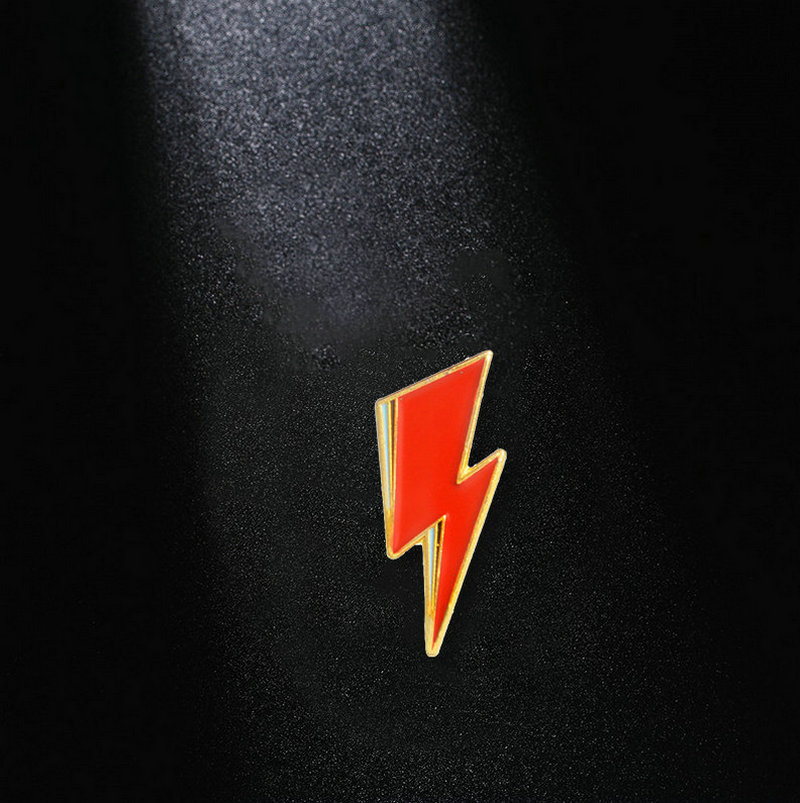 Aladdin Lightning smalto Pin B - Women Fashion Icon recensione e prezzo