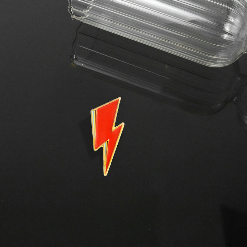 Aladdin Lightning smalto Pin B - Women Fashion Icon recensione e prezzo