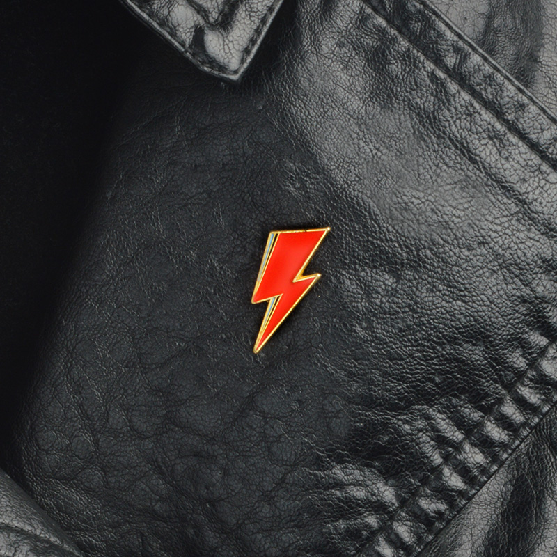 Aladdin Lightning Smalto Pin S - Women Fashion Icon recensione e prezzo
