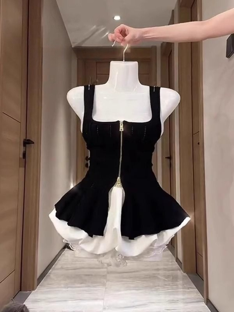 Completo estivo gotico Hot Gir - V Neck Cami Top recensione e prezzo